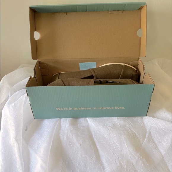 Toms Women’s Size 10 Alpargata Military Olive - Picture 4 of 4